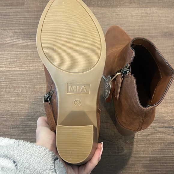 Mia boots - Picture 6 of 8